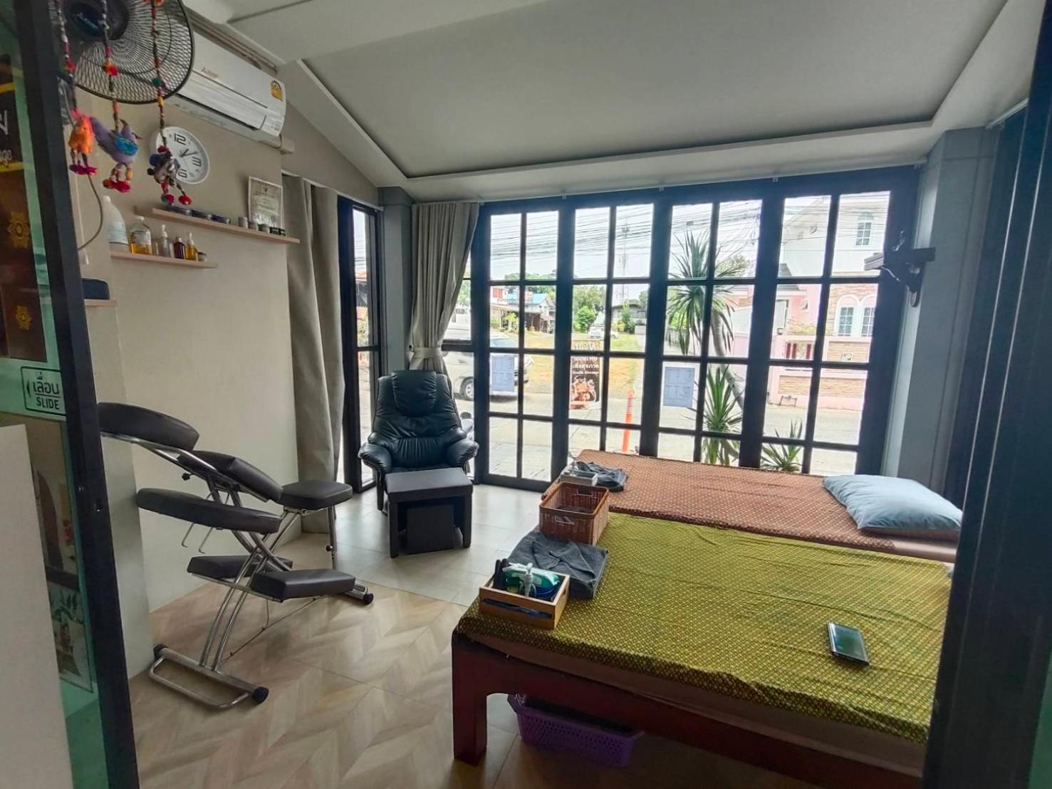 Qoo Hotel Бурирам Экстерьер фото